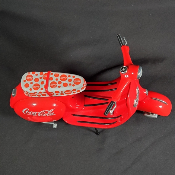 Limited Edition Coca Cola Die Cast Vespa - Picture 2 of 11